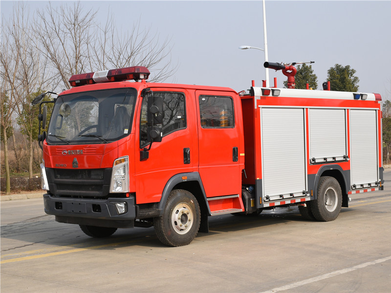 推荐一款便宜的小型消防洒水车——福田1.8吨消防洒水车