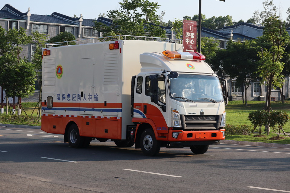 重汽豪沃电源车