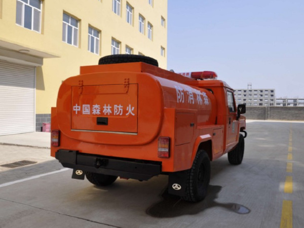 森林供水车