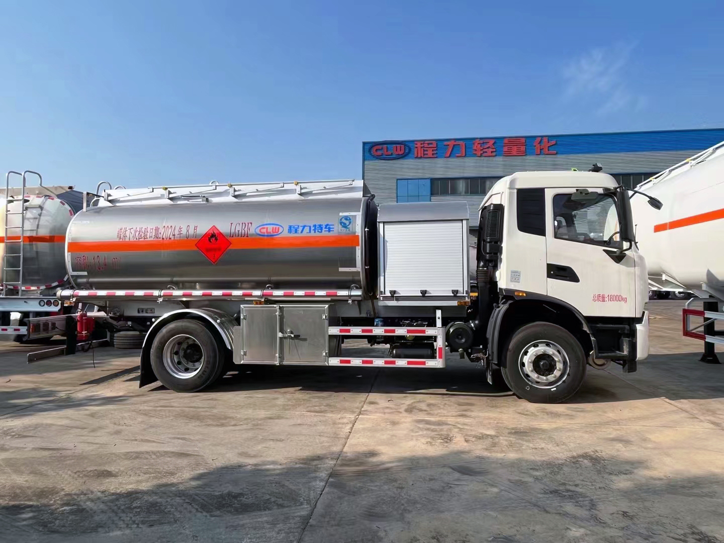 飞机加油车