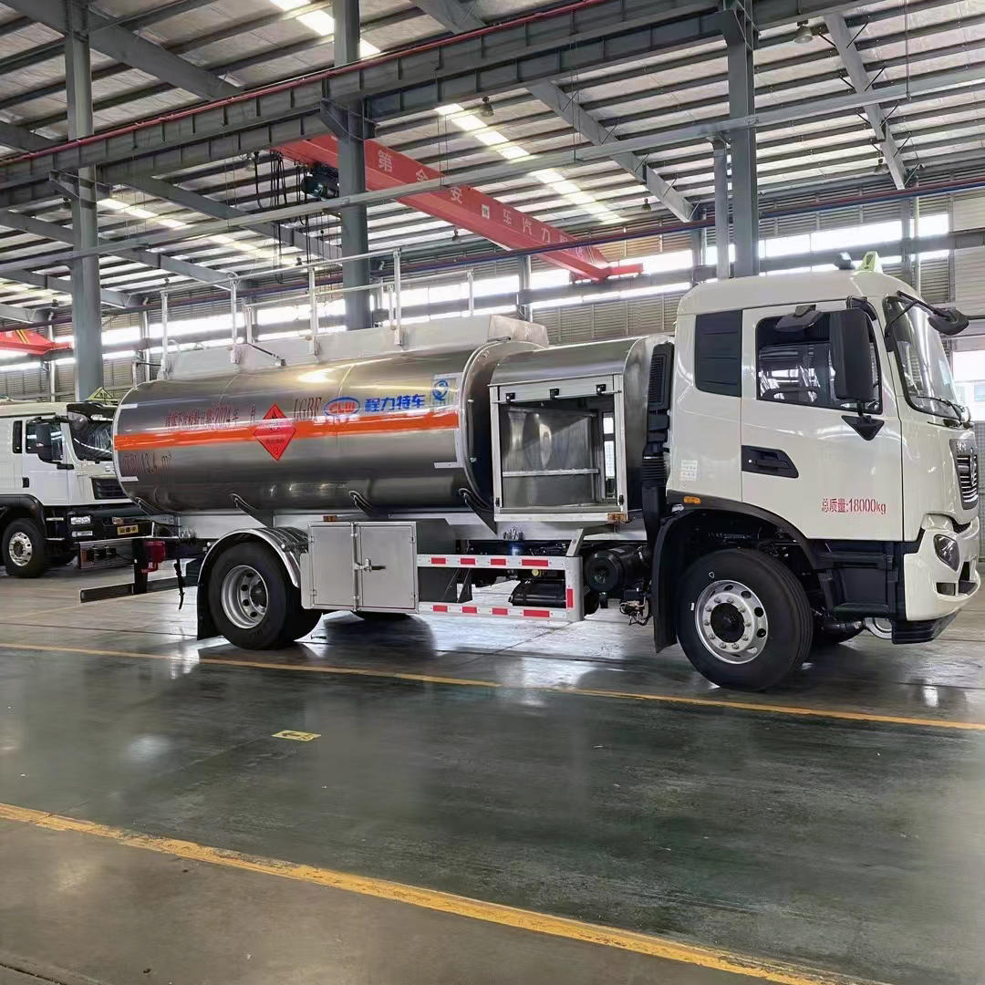飞机加油车